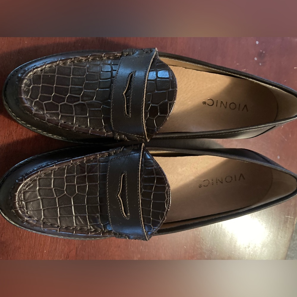 Vionic Brown Croc-Embossed Leather Loafers - Picture 3 of 4